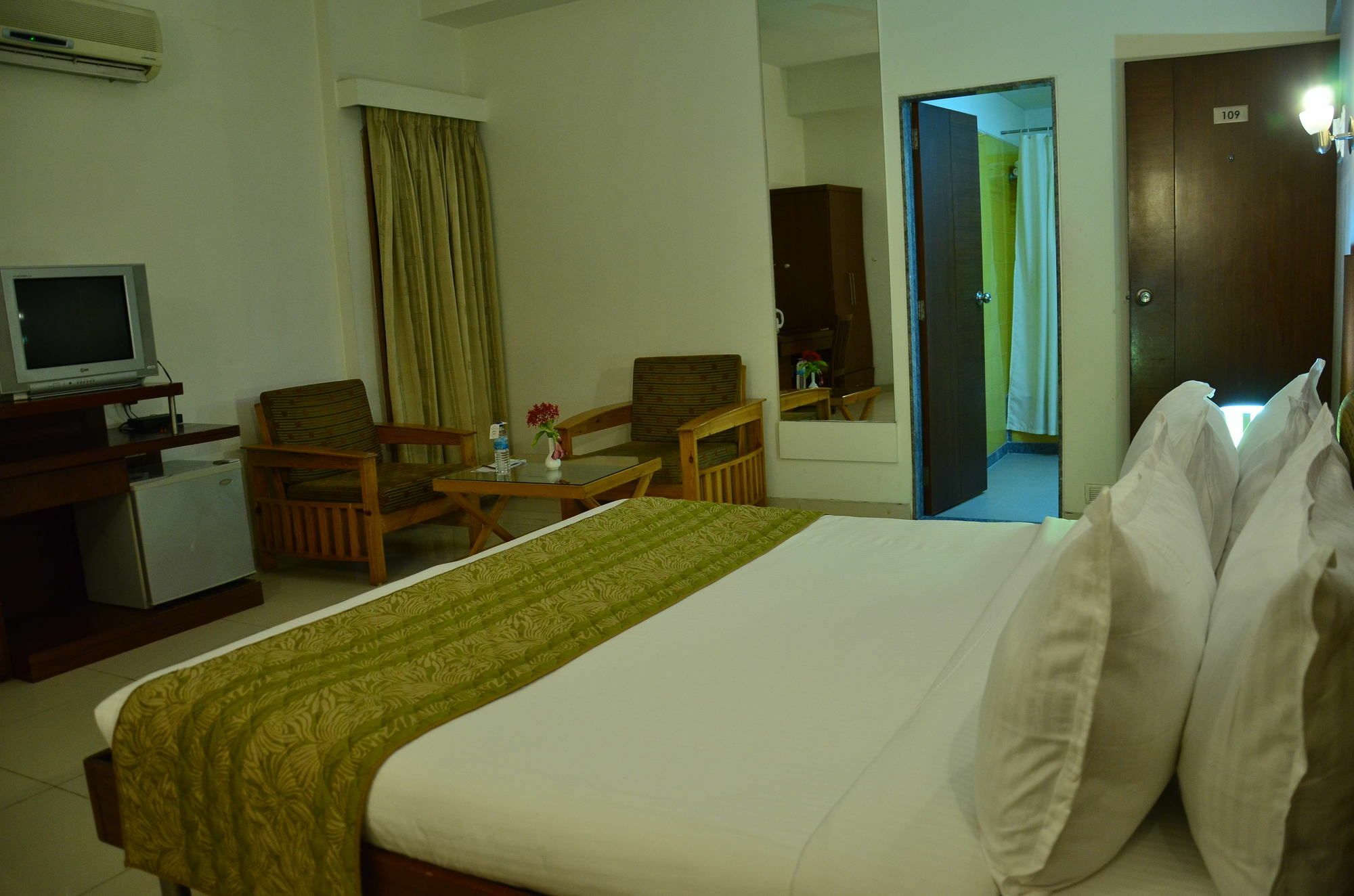 Hotel Cambay Sapphire, Gandhinagar Exterior foto